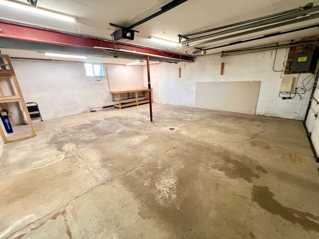 Building Photo - Apple Hill Community - 3 Bedroom 2 Bathroom - Beautiful Home for Rent!