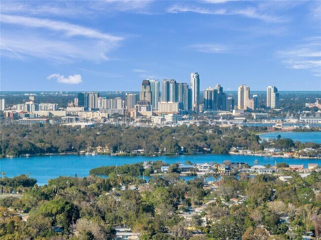 Building Photo - 4728 Beach Dr SE