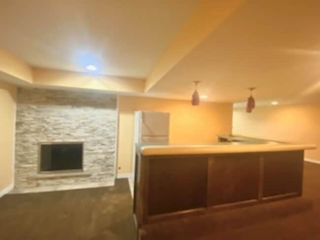 Building Photo - 5 bed / 3.5 bath Ranch House