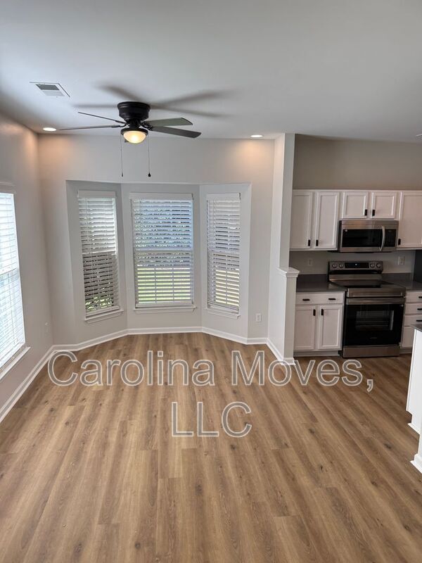 Building Photo - 230 Spring Crossing Cir