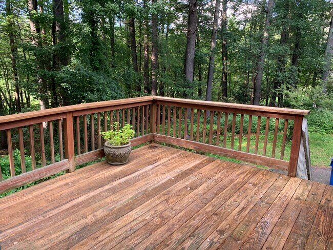 Building Photo - 7 Overlook Ave