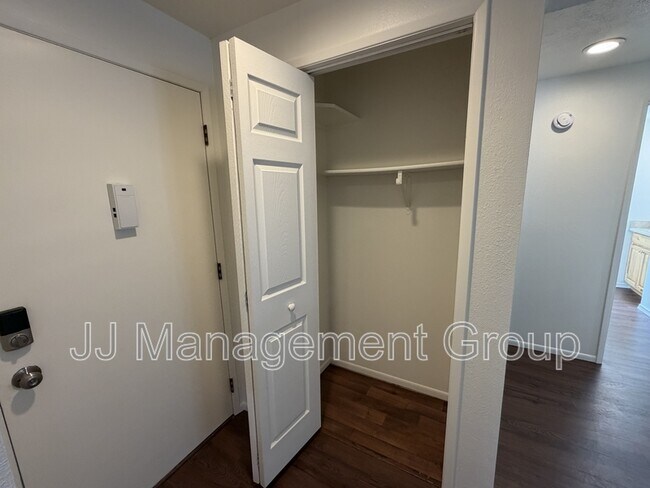 Building Photo - 3414 S Grand Blvd