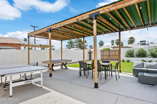 Building Photo - 7901 E Loma Land Dr