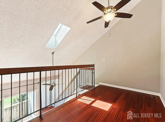Building Photo - 1010 Aspen Dr