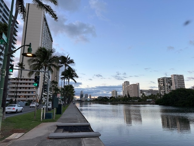 1 minute walk to Ala Wai - 435 Seaside Ave