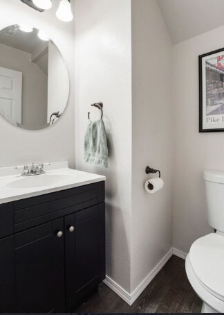 Building Photo - Beautiful 3 BD- 2.5BA Home in Spanaway!