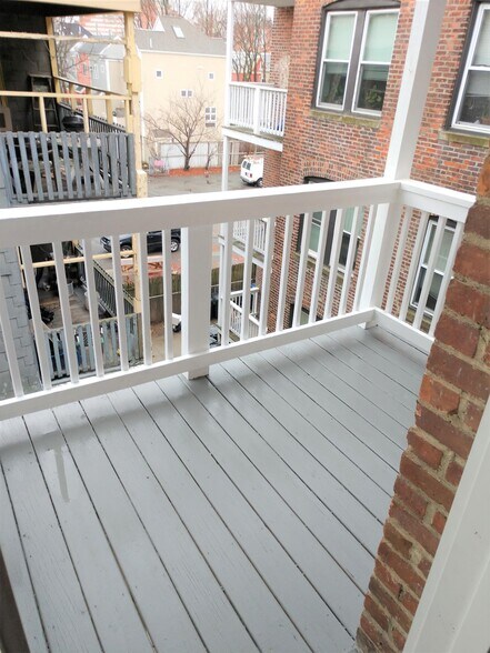 Building Photo - 274 Brookline St