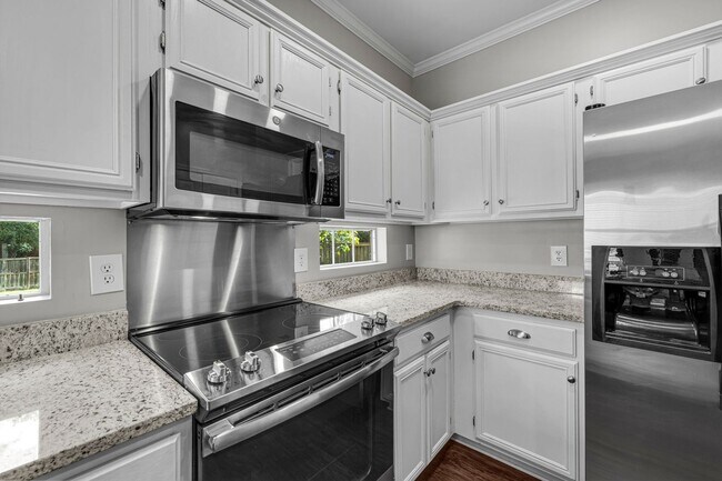 Building Photo - Spotless home in sought after Fieldstone Farms!