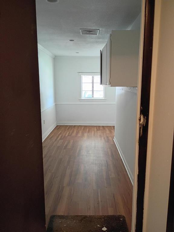 Building Photo - 8713 S Hillcrest Dr