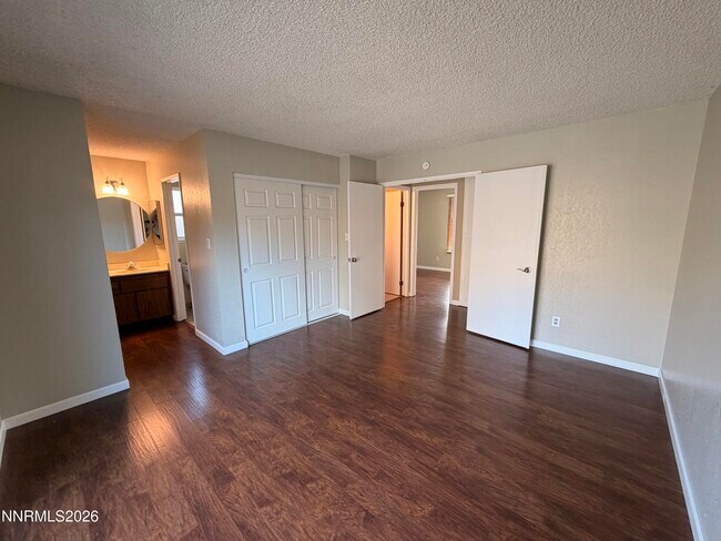 Building Photo - 1076 Palmwood Dr