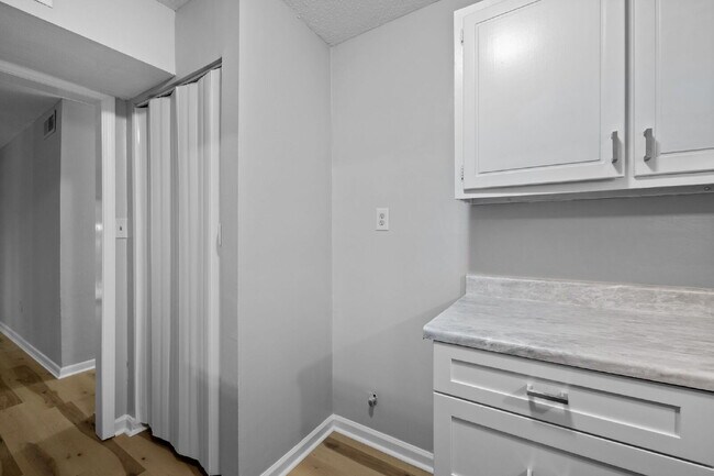 Building Photo - 500 Umstead Dr