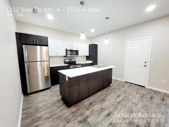 Building Photo - 1312 Vani Dr