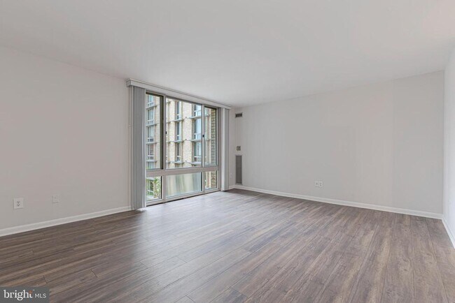 Building Photo - 950 25th St NW