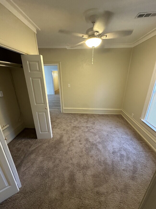 Building Photo - 3-Bedroom Duplex