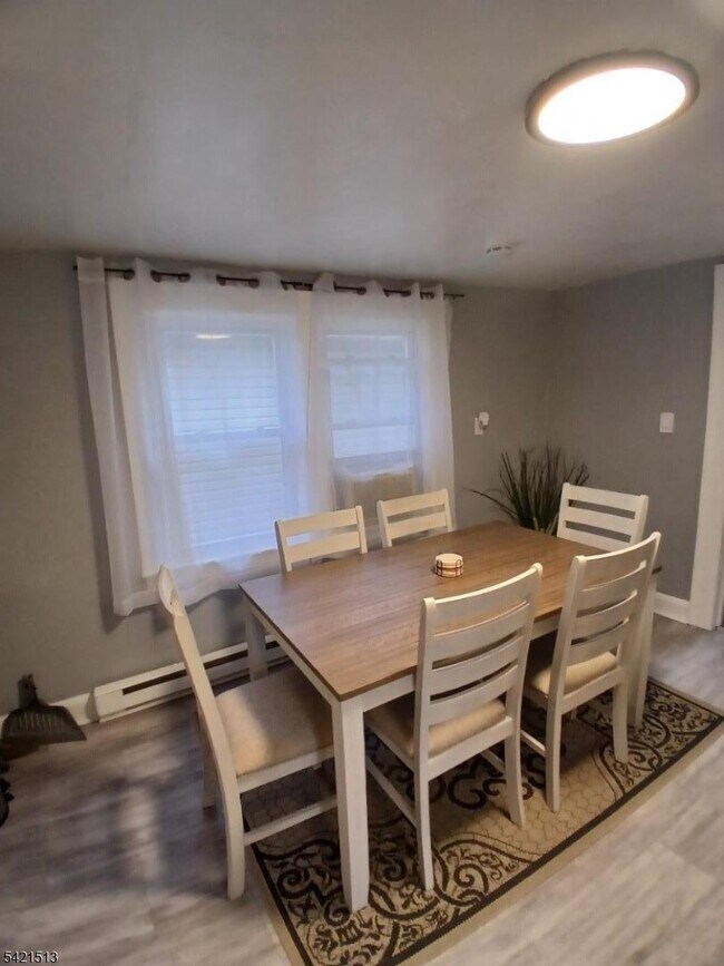 Building Photo - 17 Thomas St