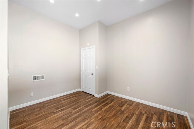 Building Photo - 10227 Helendale Ave