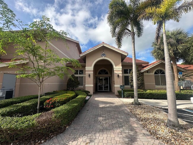 Building Photo - 10410 SW 157th Ct