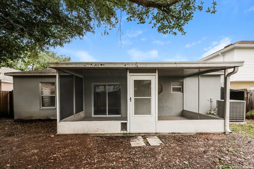 Building Photo - 12814 Lake Vista Dr