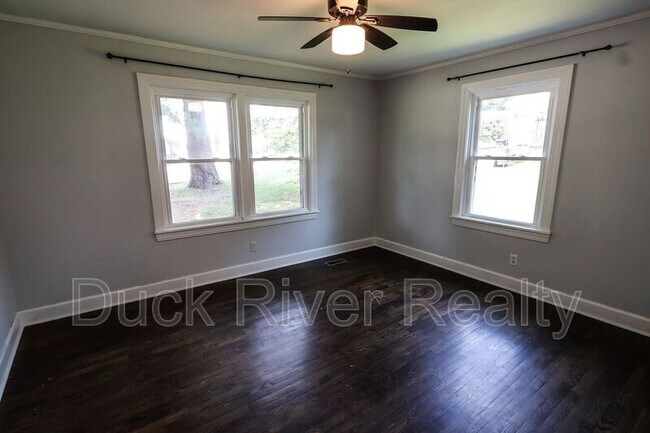 Building Photo - 406 Fleming St