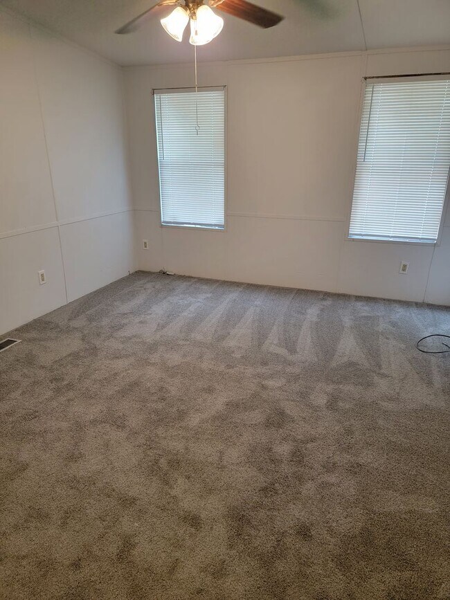 Building Photo - Adorable 3/2 in Homosassa!!