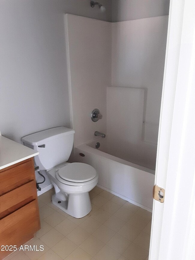 Building Photo - 1401 E Jasper Dr