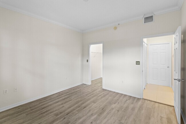 Building Photo - 26 Royal Palm Way