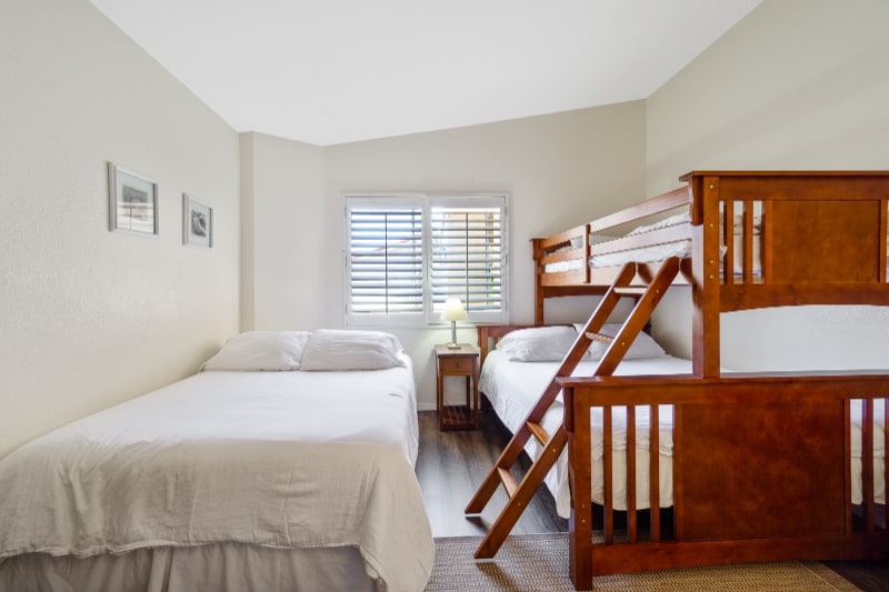 Building Photo - 16 Corniche Dr