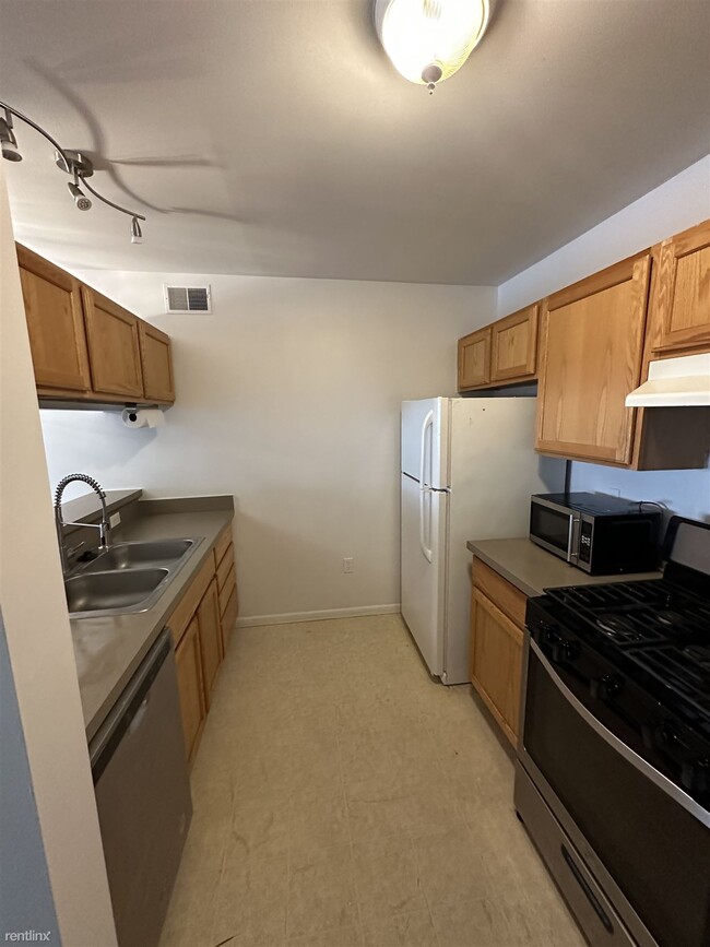 Building Photo - 2 br, 2 bath Condo - 2253 South Main Stree...