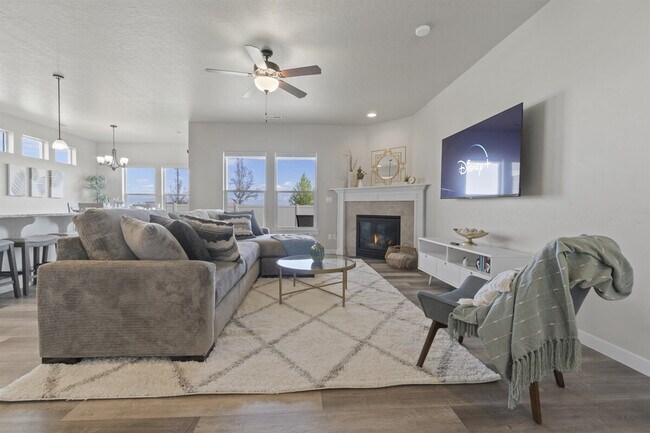 Building Photo - 8311 E Stone Valley St