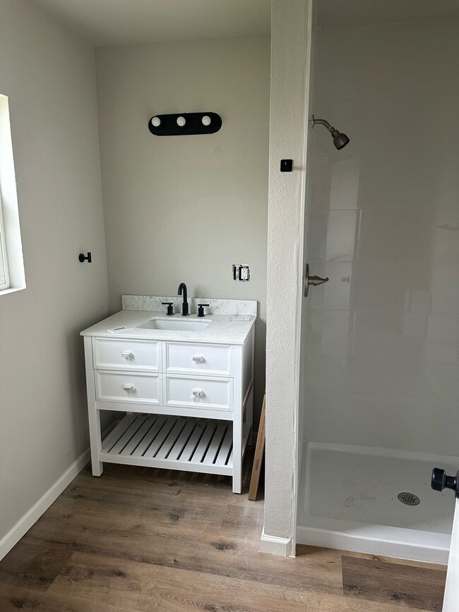 Building Photo - 1724 McKinley Ave