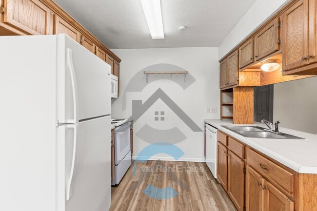 Building Photo - 1735 Monaco Dr