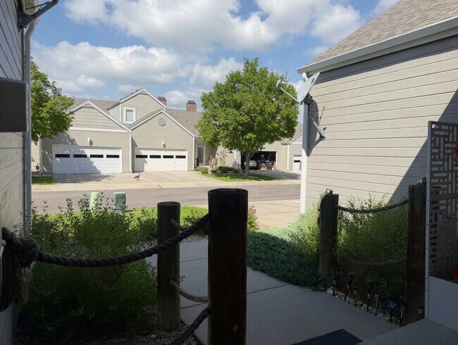 Building Photo - Lakeside 3 Bed/2.5 Bath Townhome in Gateway Community! Quiet, Scenic Living in The Heart Of Denver!