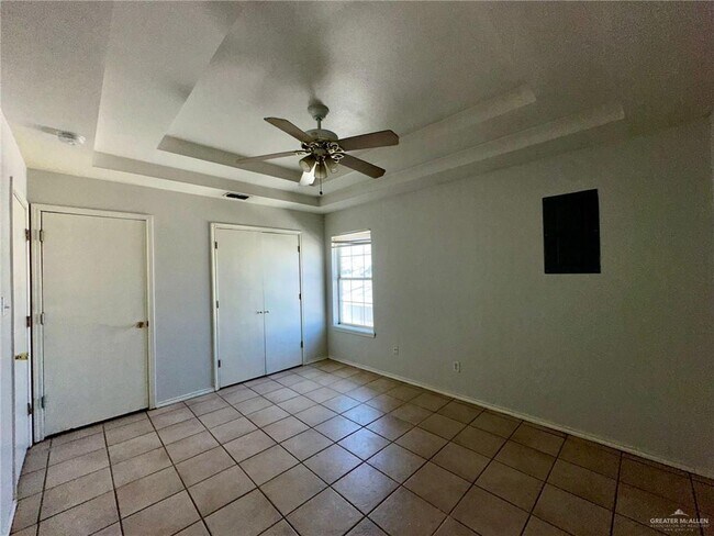 Building Photo - 10 Clavel St