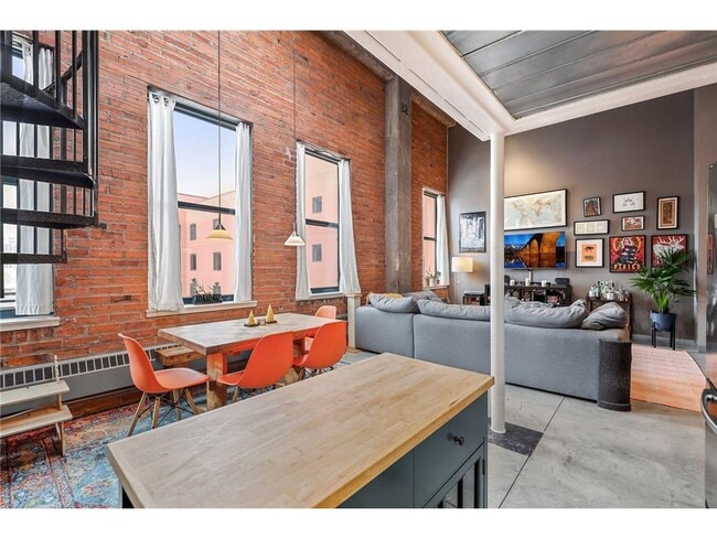 Building Photo - 250 Park Ave