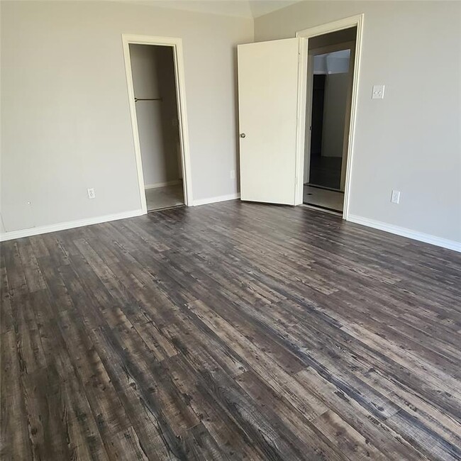 Building Photo - 15218 Lucky Star Dr