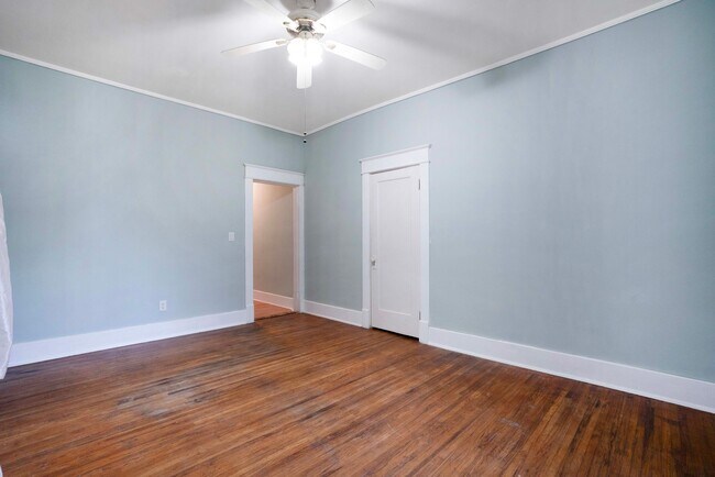 Building Photo - Charming Historic 2BR Apartment with Garag...