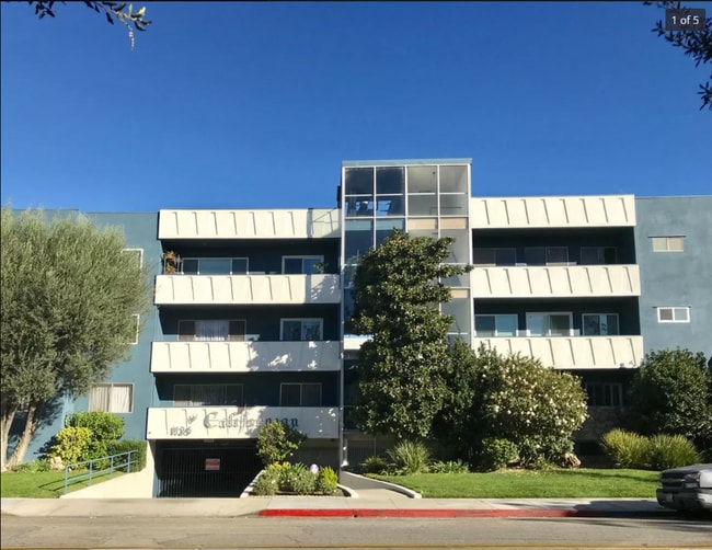 Building Photo - 1126 N Central Ave