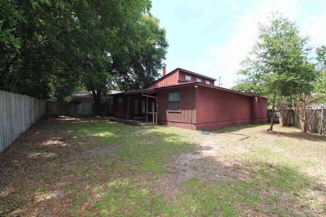 Building Photo - 5250 Powrie Dr