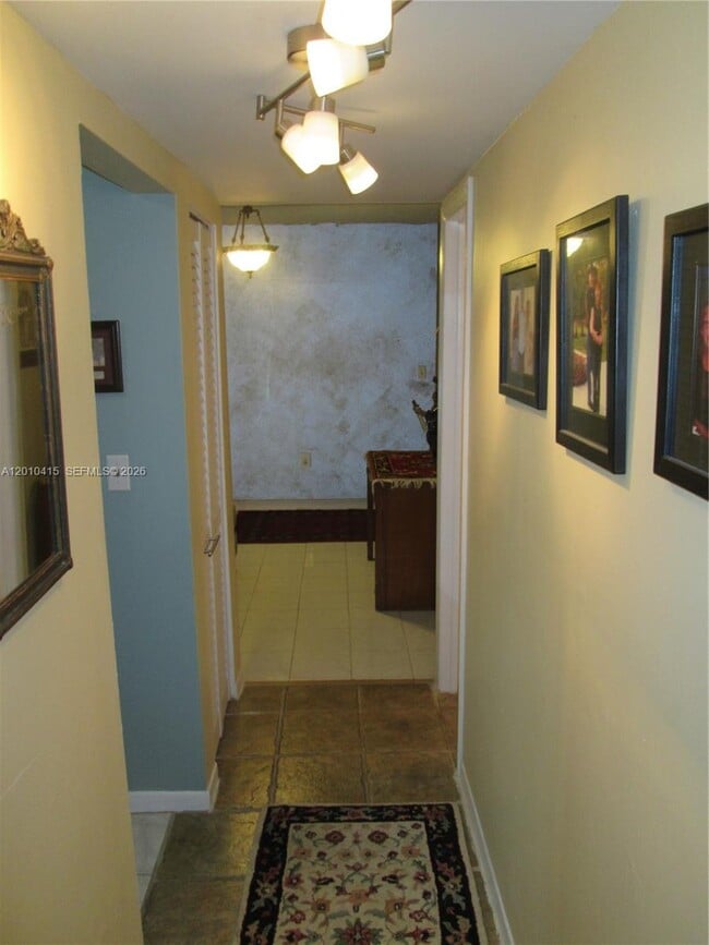 Building Photo - 250 180th Dr