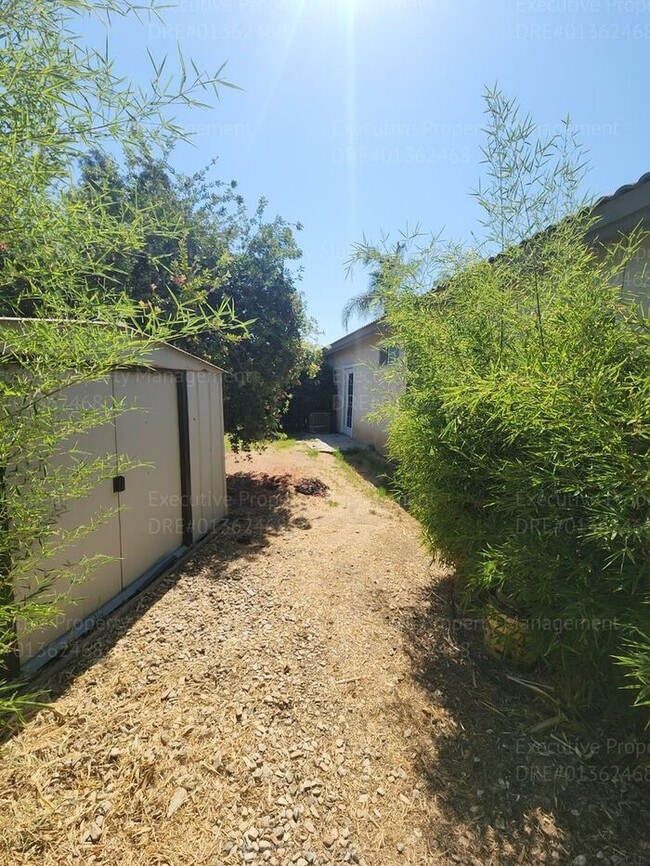 Building Photo - This house is in a great LOCATION (Callowa...