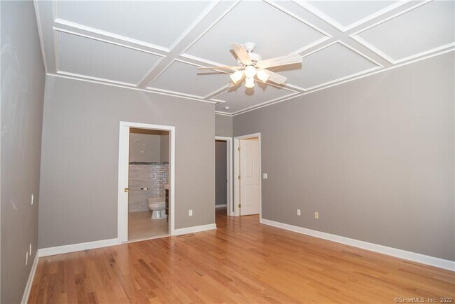 Building Photo - 8 Dogwood Ct