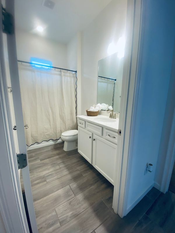 Building Photo - 724 Winterside Dr
