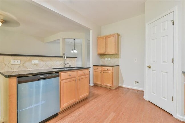 Building Photo - 2694 Winslow Ridge Dr NE