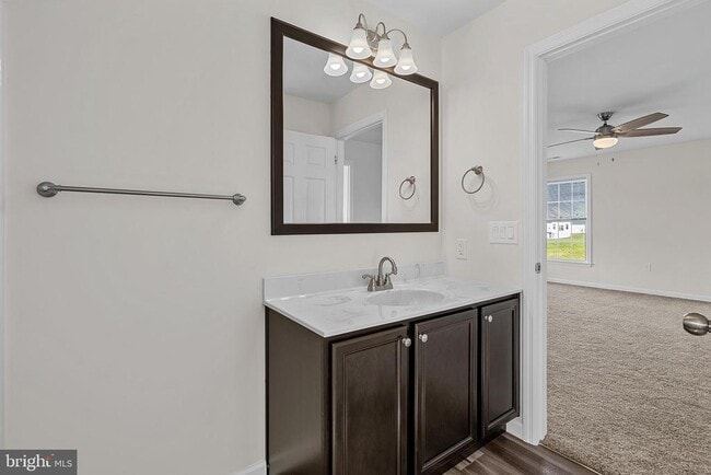 Building Photo - 100 Holiday Ct