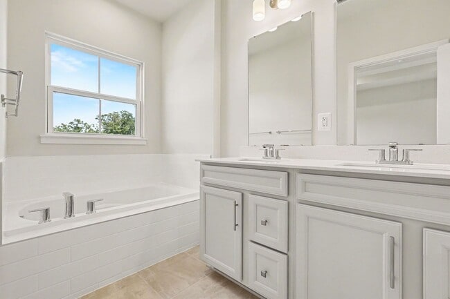 Building Photo - 9177 Edenderry Dr