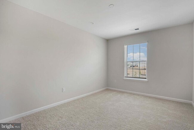 Building Photo - 496 Hanson St