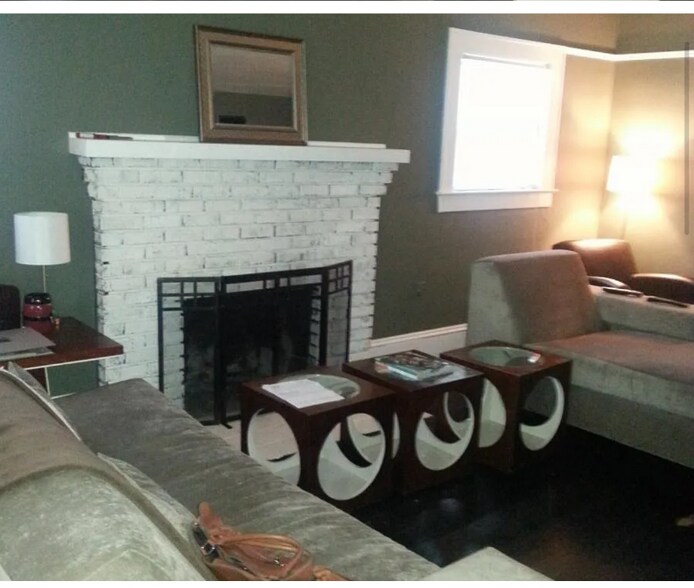 Primary Photo - 1409 Belgrade Ave
