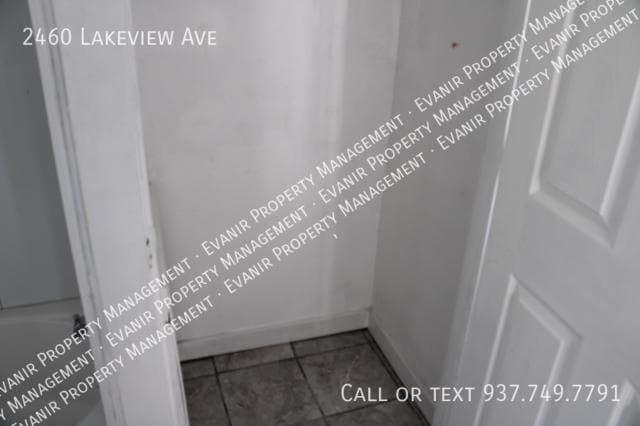 Building Photo - 2460 Lakeview Ave