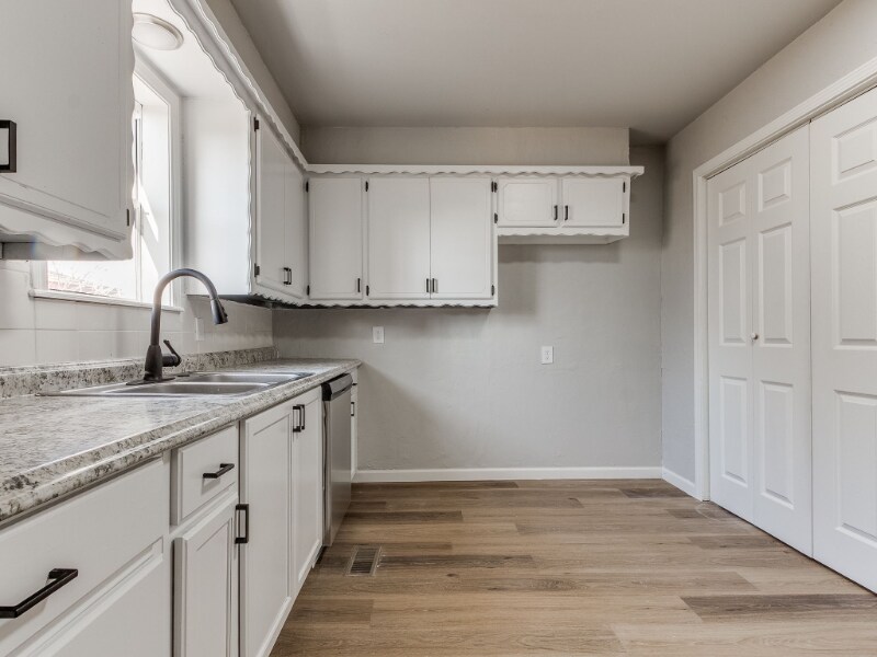 Building Photo - 1156 SE 19th Terrace