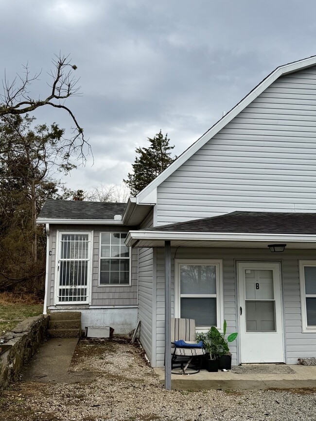 Building Photo - 253 Magnolia Ave